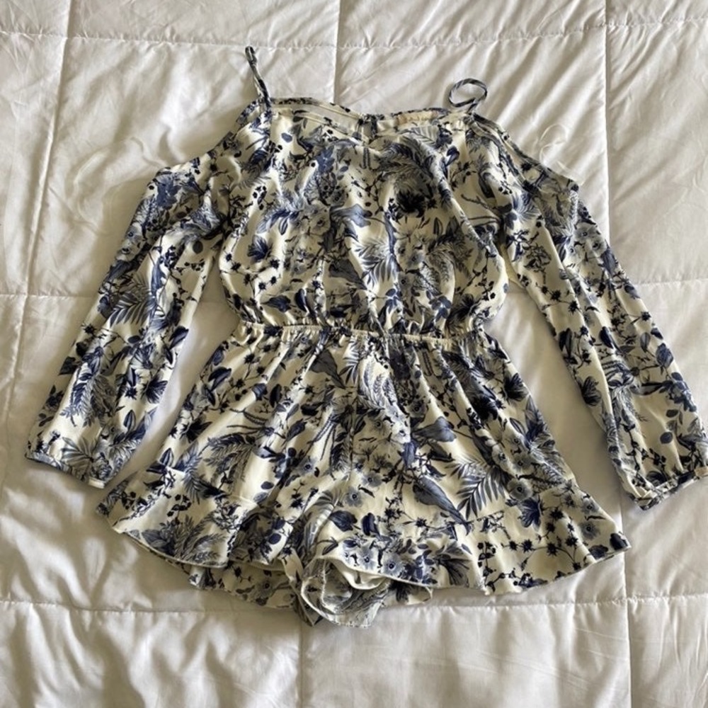 Super cute Altar’d state romper!!
